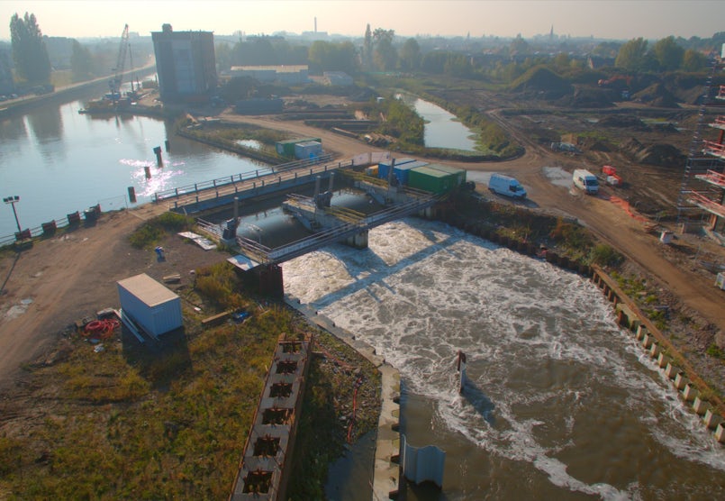 Watersluis Met Stuw Harelbeke 2
